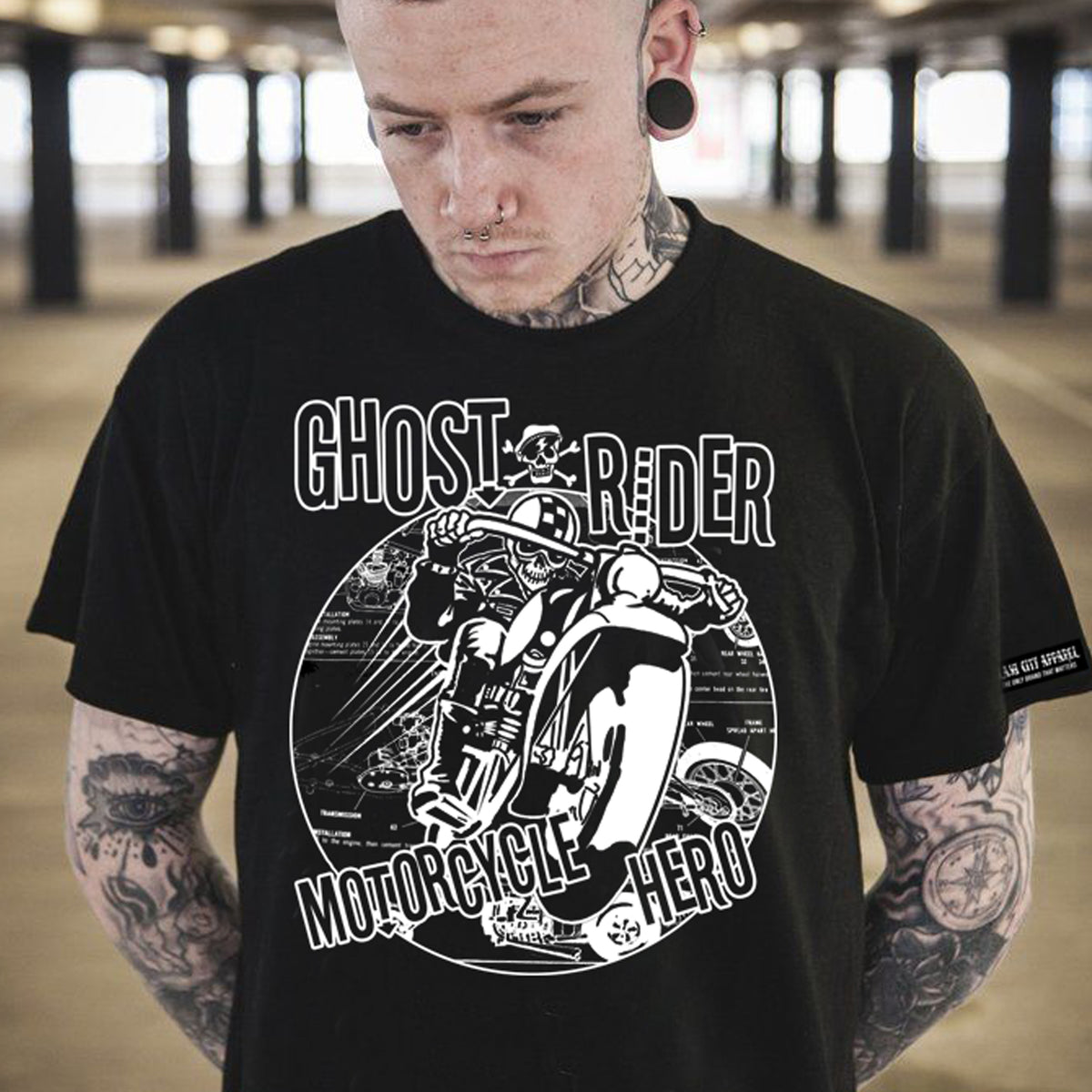 今週末までの価格。GHOSTRIDER ブラック Tシャツ Ghost Rider Motorcycle Hero mens t shirt – Clash City Apparel